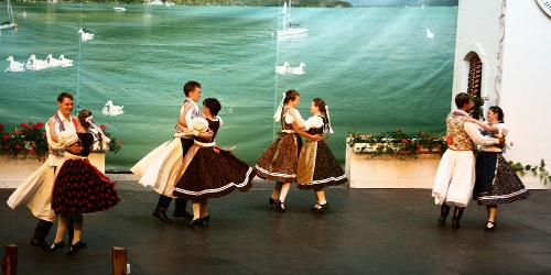 https://www.naturtheater-reutlingen.de/content/igal/k-2011_07_tanzfestival_6701-NHILOL-L-5813.jpg