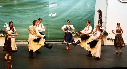 https://www.naturtheater-reutlingen.de/content/igal/k-2011_07_tanzfestival_6713-G5V54G-L-5815.jpg