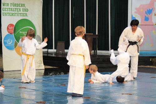 https://www.naturtheater-reutlingen.de/content/igal/k-2012_07_familientag_23-6KFNR4-L-9076.jpg