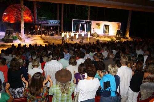 https://www.naturtheater-reutlingen.de/content/igal/k-2012_07_musicalnight_56-TP8MWT-L-29218.jpg