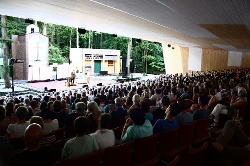 https://www.naturtheater-reutlingen.de/content/igal/k-2015_swr_614-2-V9EH6G-L-16771.jpg