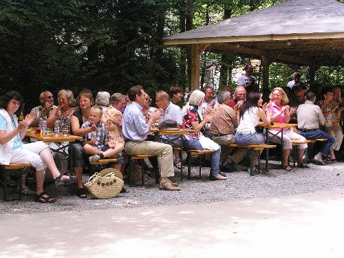 https://www.naturtheater-reutlingen.de/content/igal/k-fruehschoppen_29-06-2008_543-QARDVW-L-32538.jpg