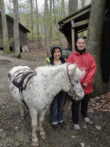 https://www.naturtheater-reutlingen.de/content/igal/k-kleiner_onkel_erster_besuch_im_ntr-IPDVJP-L-33041.jpg