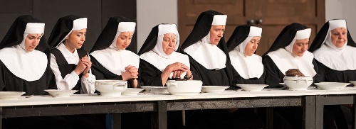 <center><b>2023 | SISTER ACT | Fotoshooting im Mai</b>